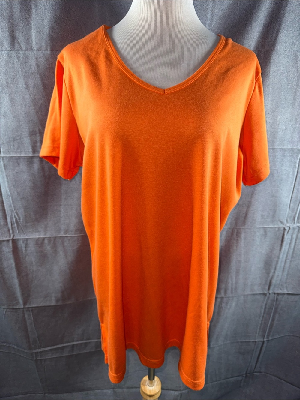 2691-Veranesi Bright Orange V-Neck Short Sleeve Tee